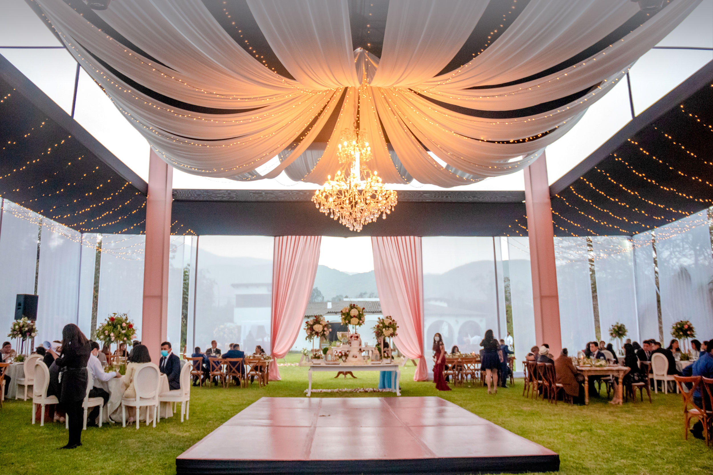Olivia de Falconi Wedding & Event planner